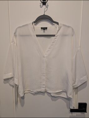 Topshop White V-Neck Cropped Button-up Blouse